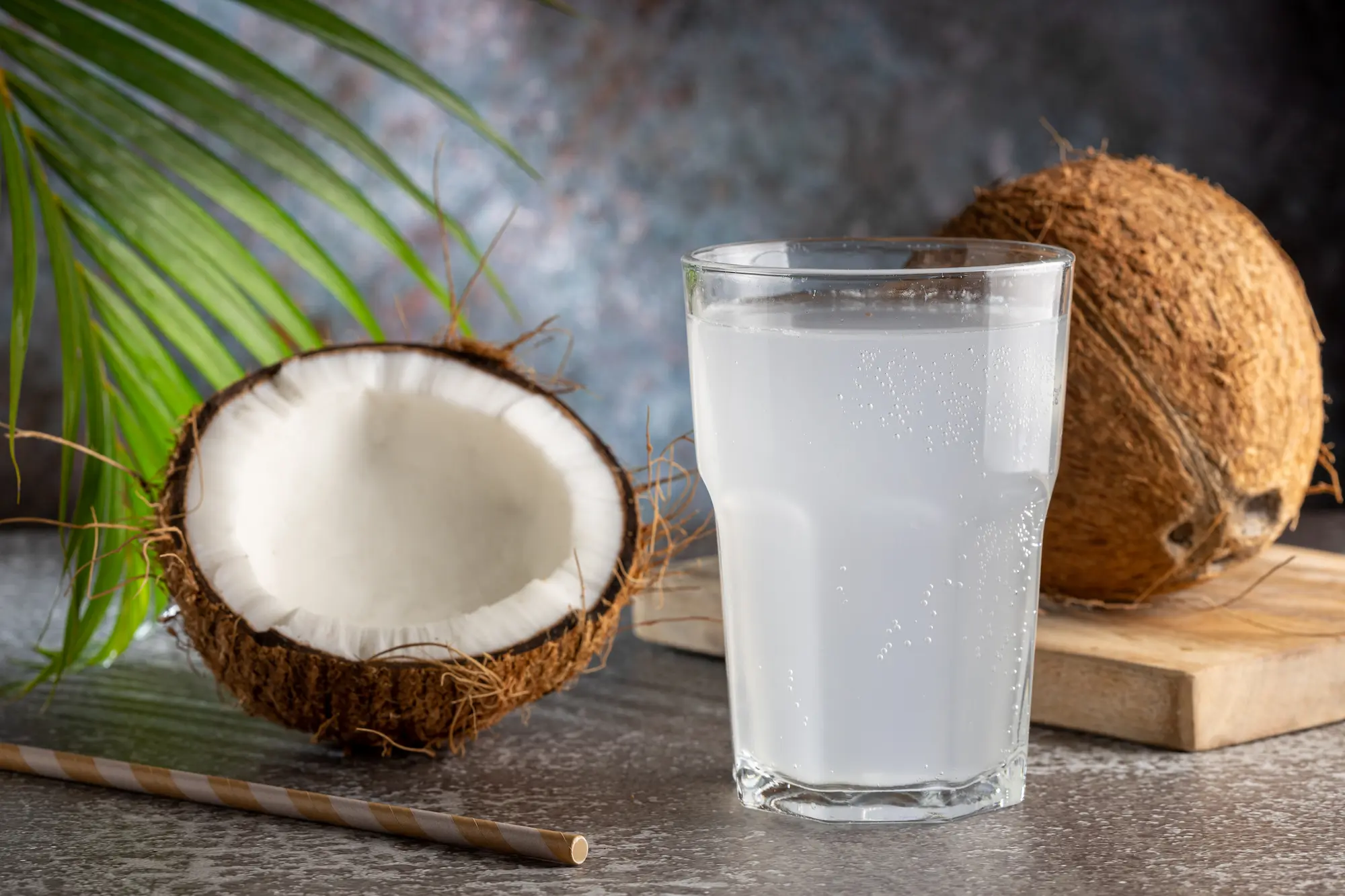 Air Kelapa sebagai Antioksidan Alami: Melawan Radikal Bebas